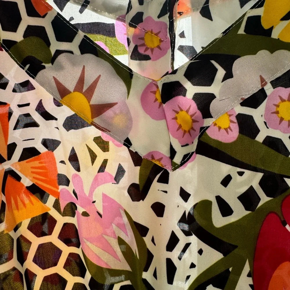 Bar 111 Sheer Floral print dress L. w/lining.  4 button back closure w/open back - Picture 5 of 9